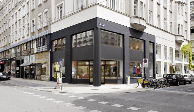 Light for presentation and retail - Zumtobel